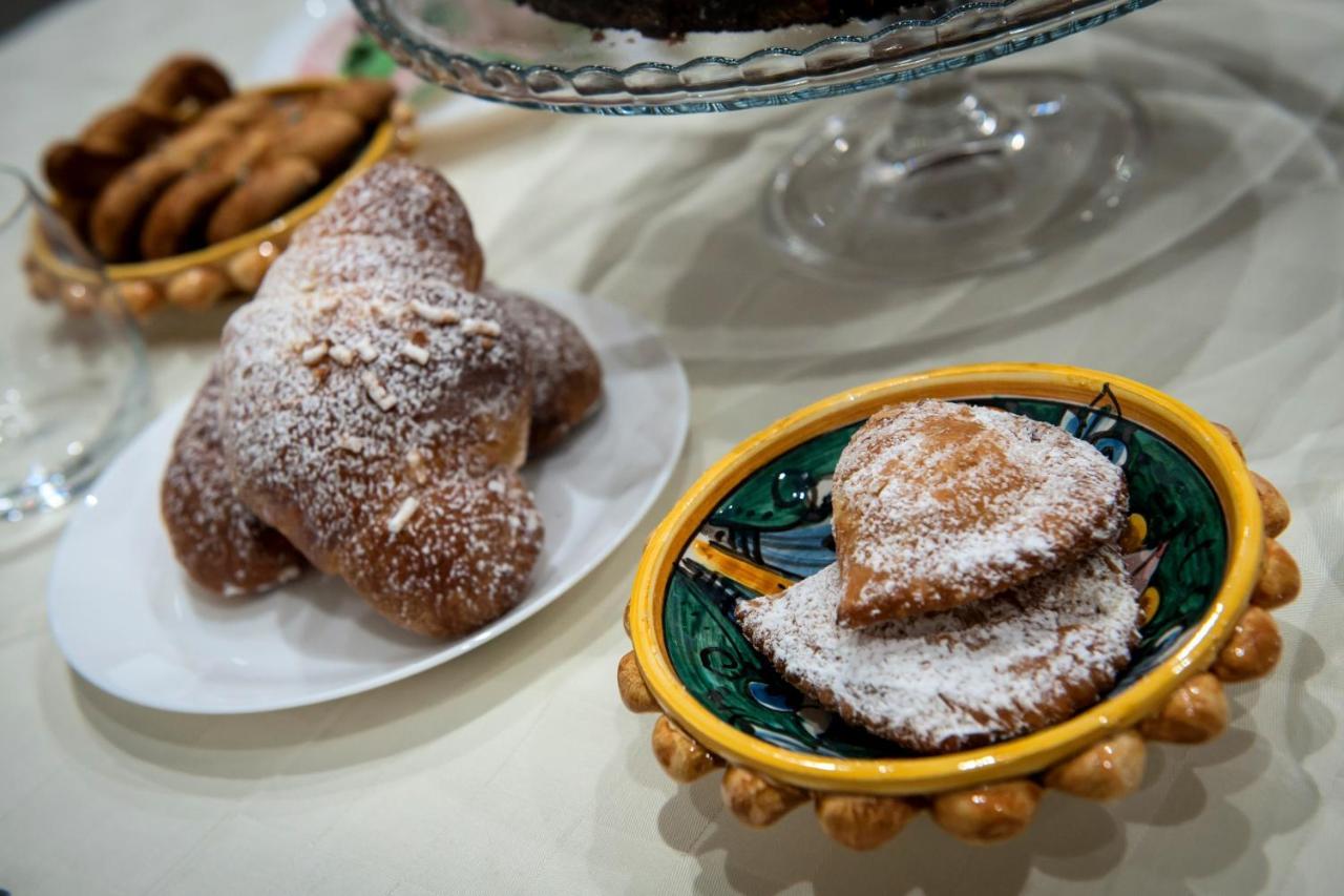 Al Centro Storico Bed & Breakfast Caltagirone Bagian luar foto